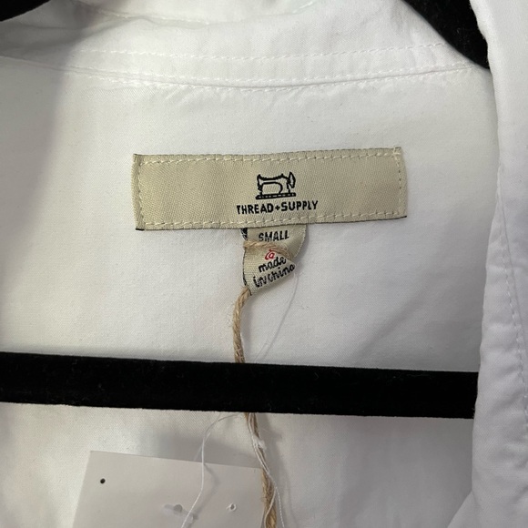 WHITE BLOUSE WITH TAGS - Picture 3 of 4